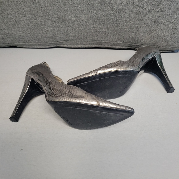 Sam Edelman size 7.5 silver snake skin heels - Picture 2 of 3